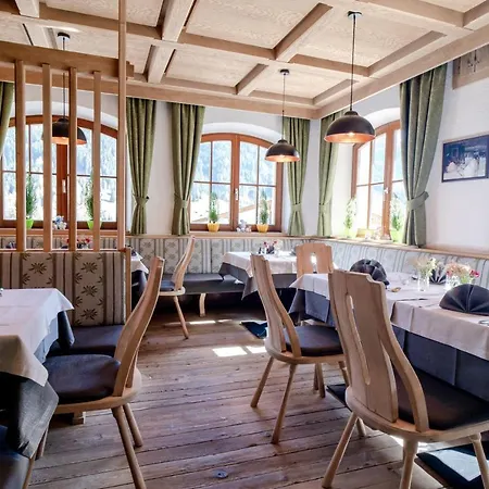 Hotel Alpen Hohe Burg