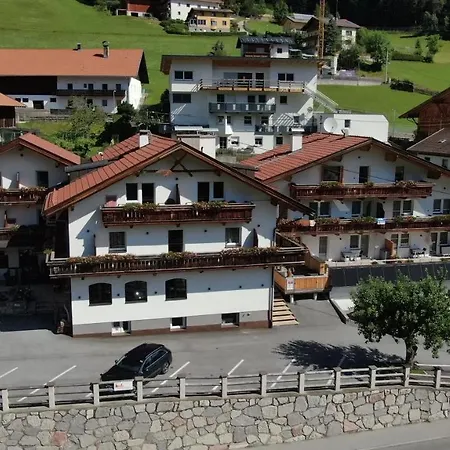 Alpen Hohe Burg 3* Trins