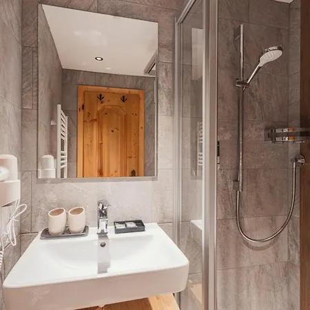 Hotel Alpen Hohe Burg Trins