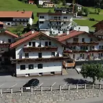 Alpen Hohe Burg 3* 트린스