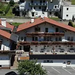 호텔 Alpen Hohe Burg 3*