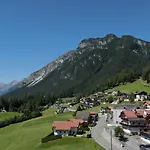 호텔 Alpen Hohe Burg 3*