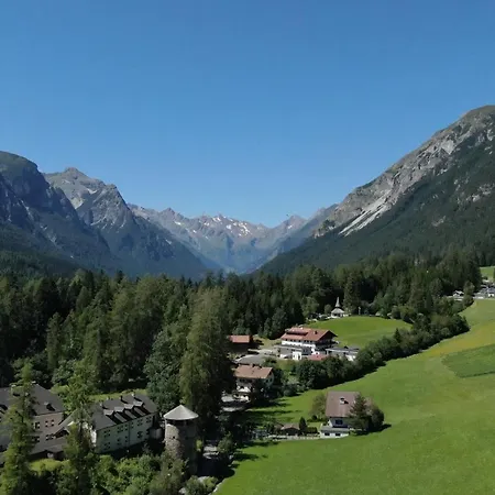 Hotel Alpen Hohe Burg Trins