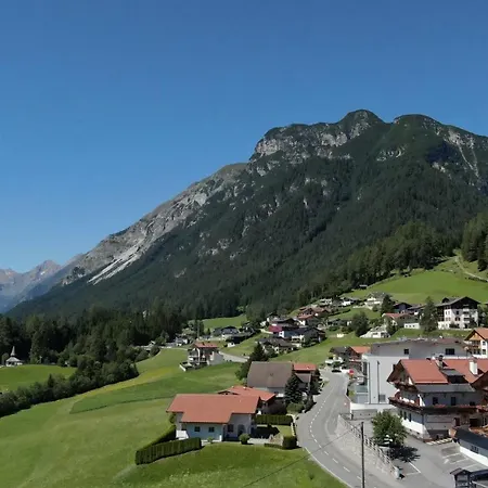 Hotel Alpen Hohe Burg 3*