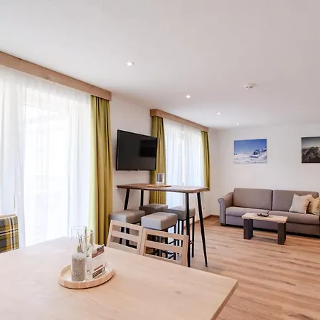 Alpen Hohe Burg 3* Trins