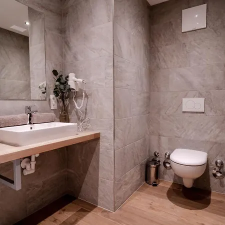 Hotel Alpen Hohe Burg 3*